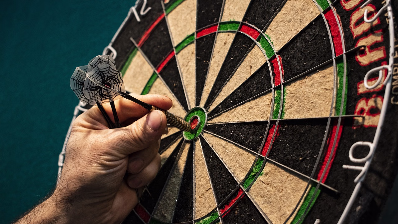3ju4zoscvywu-darts-4610861-1280.jpg